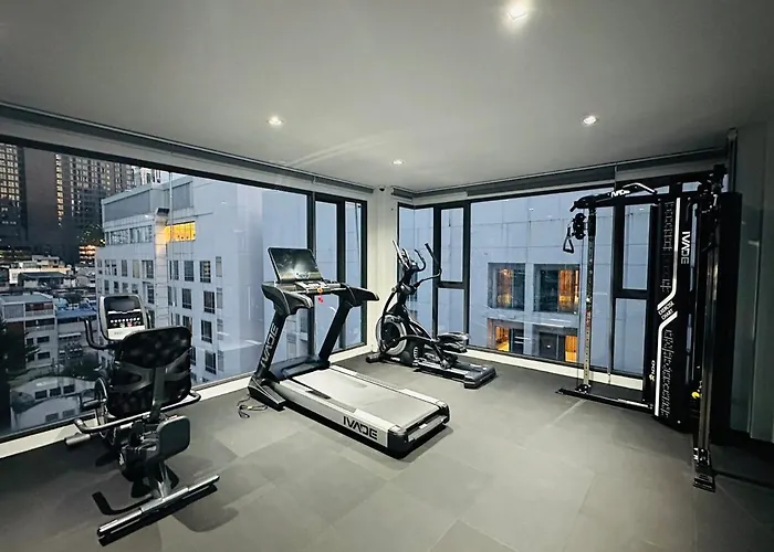 6th Avenue Sukhumvit Bkk 408 Bts Asoke Nana Mrt Sukhumvit * 曼谷